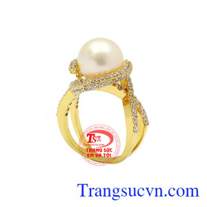 Nhẫn ngọc trai trắng nữ hoàng là một trong những sản phẩm mới đang được rất nhiều khách hàng yêu thích và lựa chọn. 