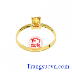 Nhẫn nữ saphir vàng duyên dáng chất lượng.
