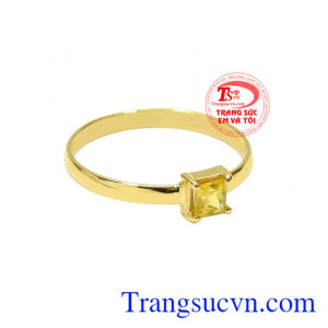 Sản phẩm phù hợp với mọi trang phục từ đi làm hay đi dạo phố.