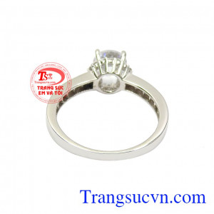 Nhẫn nữ vàng trắng lộng lẫy nhận đặt chế tác theo yêu cầu, giao hàng toàn quốc, thanh toán an toàn.