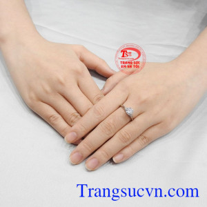 Nhẫn nữ vàng trắng thanh tú