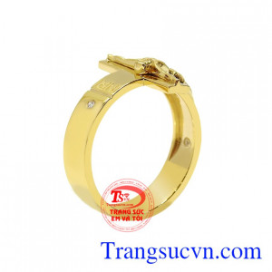 Nhẫn thánh giá phù hợp cho những khách hàng theo đạo công giáo.