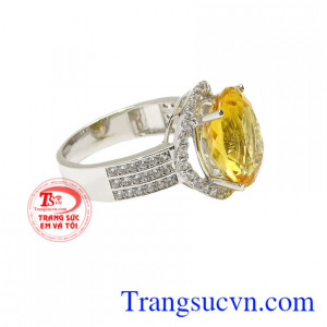 Chính vì vậy mà các sản phẩm trang sức gắn đá thạch anh vàng được nhiều khách hàng lựa chọn.