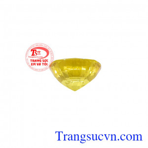 Trong phong thủy, người ta tin rằng mang đá saphir vàng bên mình sẽ gặp may mắn, xua đuổi điều không may và có tác dụng cải thiện sức khỏe. Saphir vàng ép vỉ đẹp
