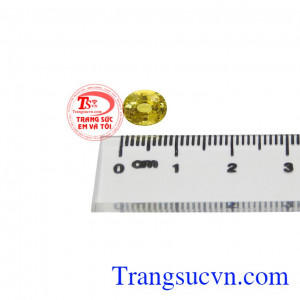 Sản phẩm thường được kết hợp cùng vàng hoặc bạc để làm trang sức phong thủy. Saphir vàng ép vỉ tài lộc