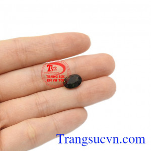 Viên saphir an khang có thể làm mặt dây, mặt nhẫn hoặc vòng tay.