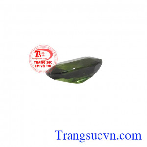 Đá saphir cũng hỗ trợ đắc lực trong tâm linh và sức khỏe. 