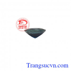 Saphir mang tới sự sang trọng, quyền lực cho người dùng. Viên saphir thiên nhiên quyền quý