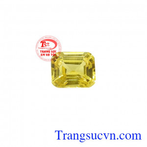 Viên saphir vàng hạnh phúc giúp cho tình yêu đôi lứa được bền chặt, hôn nhân bền vững.