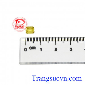 Sản phẩm phù hợp với người mệnh kim và mệnh thổ. Viên saphir vàng hạnh phúc