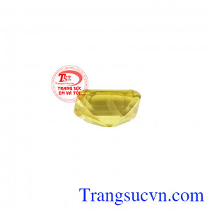 Đặc biệt, với màu saphir vàng rất phù hợp với người mệnh kim và mệnh thổ. Viên saphir vàng phú quý