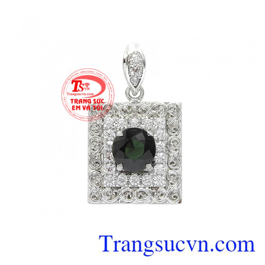 Mặt dây sapphire ấn tượng