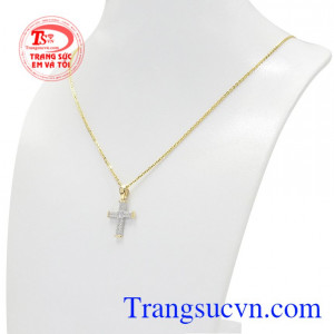 Bộ trang sức này phù hợp với mọi lứa tuổi, đeo hợp thời trang.