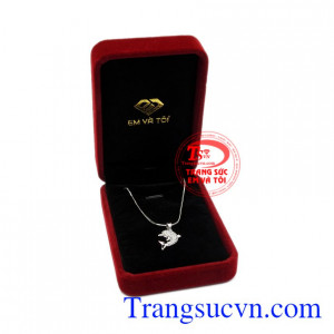 Bộ mặt dây vàng trắng cá heo chất lượng.