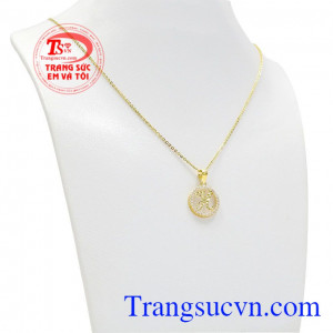 Bộ trang sức chữ H xinh xắn đang là xu hướng được rất nhiều bạn trẻ lựa chọn. 