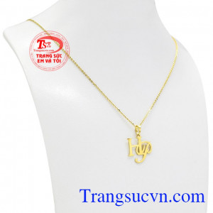 Bộ trang sức chữ HP đẹp với kiểu dáng thiết kế đơn giản, tinh tế. 