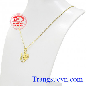 Đây là sản phẩm được rất nhiều khách hàng ưa chuộng hiện nay. Bộ trang sức chữ HP đẹp