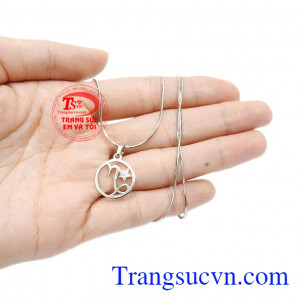 Trang sức chữ đang là xu hướng được rất nhiều các chị em lựa chọn. Bộ trang sức chữ tinh tế