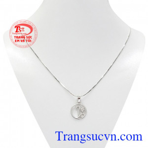 Bộ trang sức chữ tinh tế