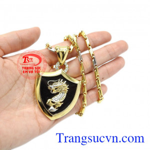 Rồng được coi là biểu tượng của may mắn, giàu có và quyết đoán. Bộ trang sức nam khiên rồng