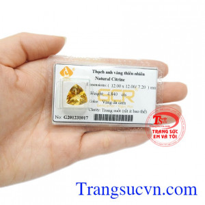 Đá thạch anh vàng sẽ là món quà hợp phong thủy để dành tặng những người thân thương.