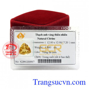 Viên thạch anh vàng này sẽ mang đến vẻ sang trọng và đẳng cấp cho người dùng. Sản phẩm giúp người đeo có thêm nhiều may mắn về mặt phong thủy và sức khỏe.