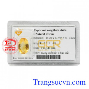 Đá thạch anh vàng phú quý được chạm khắc tỉ mỉ mang đến một viên đá lấp lánh.