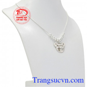 Dây chuyền bạc đáng yêu cho bé là món quà ý nghĩa để làm quà tặng trong dịp sinh nhật hay đầy tháng. 