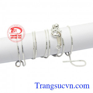 Dây chuyền bạc nữ phá cách phù hợp làm quà tặng cho phái đẹp.