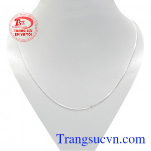 Sản phẩm chế tác từ bạc 92.5 có tính kháng khuẩn và cản gió tốt. Dây chuyền bạc nữ phá cách