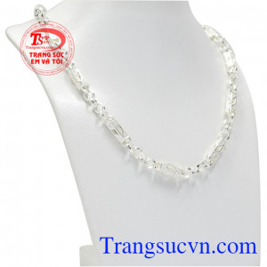 Dây chuyền bạc phong độ phái mạnh kiểu dáng nam tính, hợp thời trang. 