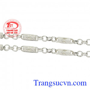 Sản phẩm được bảo hành uy tín, giao hàng toàn quốc. Dây chuyền bạc phong độ phái mạnh