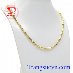 Dây chuyền vàng thành đạt đang được phái mạnh rất ưa chuộng. 