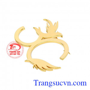 Sản phẩm thường được trao tặng cho người có sự gắn bó, đồng hành và đóng góp đặc biệt cho công ty, doanh nghiệp. Ghim cài áo kỷ niệm