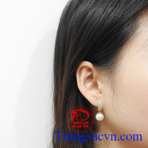 Hoa tai ngọc trai sang trọng