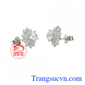 Sản phẩm mang đến vẻ trang nhã và thanh lịch cho phái đẹp, là món quà ý nghĩa để dành tặng người thương.