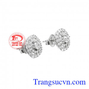 Hoa tai vàng trắng xinh đẹp được nhập khẩu từ Hàn Quốc.