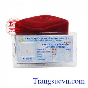 Kim cương thiên nhiên tinh tế với kích thước nhỏ phù hợp để làm trang sức.