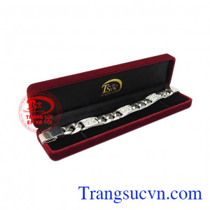 Sản phẩm được giao hàng toàn quốc, thanh toán an toàn. Lắc bạc bản lĩnh phái mạnh