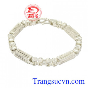 Họa tiết kim tiền thường xuất hiện nhiều trên trang sức vàng hay bạc.