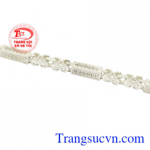 Nó là sự tượng trưng cho tài lộc, sung túc, tiền tài dồi dào mang đến sự phát đạt và thành công cho người đeo.