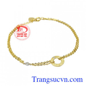 Lắc tay nữ hiện đang là xu hướng mẫu trang sức được nhiều người lựa chọn.