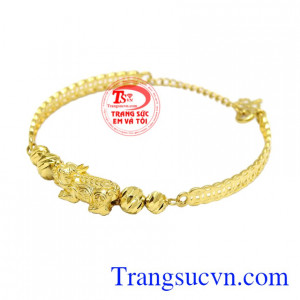 Người ta tin rằng tỳ hưu sẽ giúp cho công việc làm ăn được thuận buồm, buôn may bán đắt.