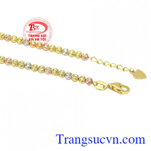 Do vậy đây là món quà trang sức ý nghĩa để dành tặng cho người thân, bạn bè.