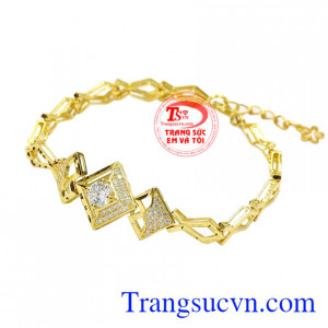 Chiếc lắc tay này sẽ mang đến vẻ sang trọng và thanh lịch cho phái đẹp.