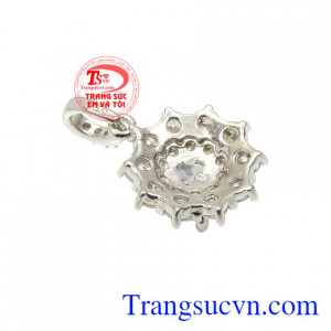 Mặt bạc nữ tinh tế là món quà tặng xinh xắn dành cho người con gái thương yêu, thanh toán an toàn.