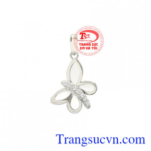 Mặt dây nữ hồ điệp là mẫu sản phẩm mới chế tác tinh xảo và đẹp mắt.