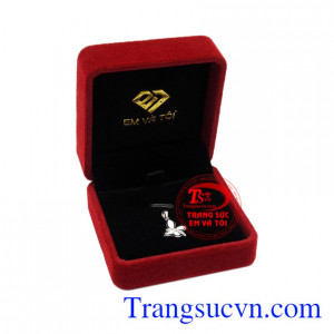 Mặt dây nữ hồ điệp.
