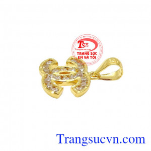 Mặt dây vàng ấn tượng nhận đặt chế tác theo yêu cầu. 