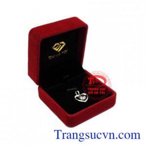 Mặt nữ vàng trắng trái tim